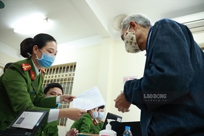 Có cần làm CCCD gắn chip cho người cao tuổi không?