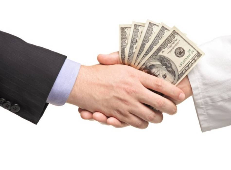 Bên nhận cầm cố không trả lại tài sản cầm cố thì giải quyết thế nào?