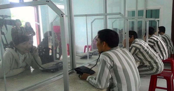 Chưa đăng ký kết hôn, có được đi thăm gặp chồng ở trại giam không?