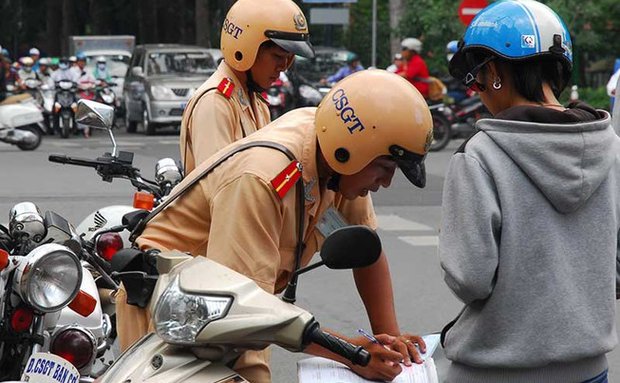 Chứng minh quên bằng lái với CSGT như thế nào?