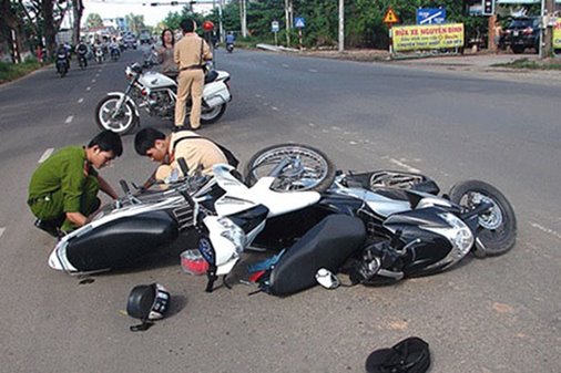 Công ty có hỗ trợ khi nhân viên gặp nạn trên đường đi làm về không?