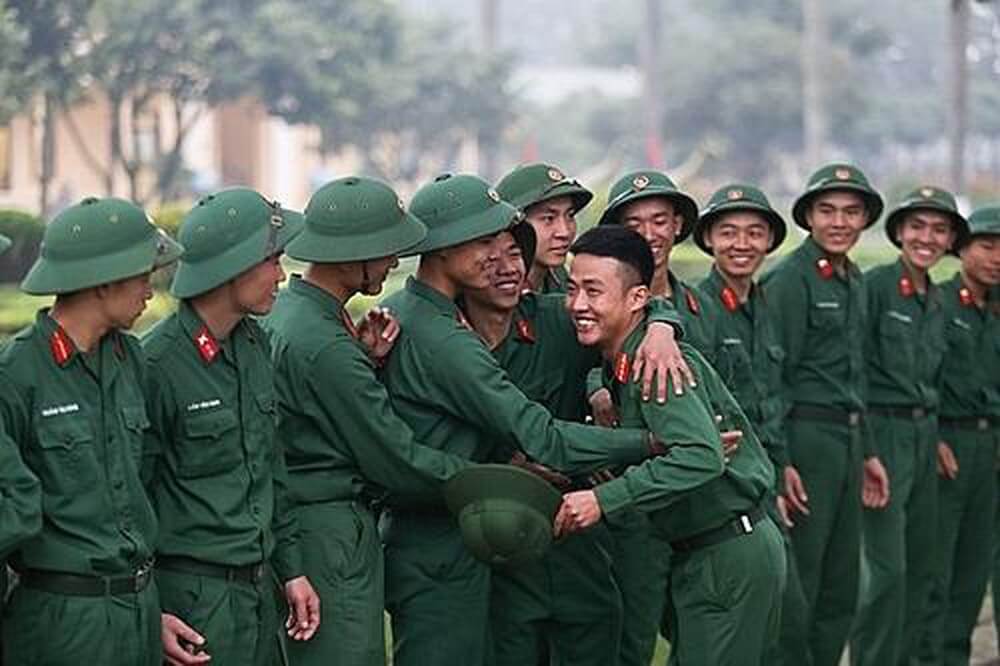Loạn thị có được miễn nghĩa vụ quân sự không?