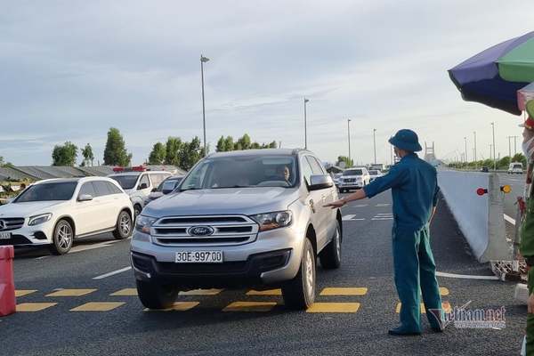 TP HCM yêu cầu người ra vào thành phố phải có Giấy xét nghiệm âm tính SARS-CoV-2