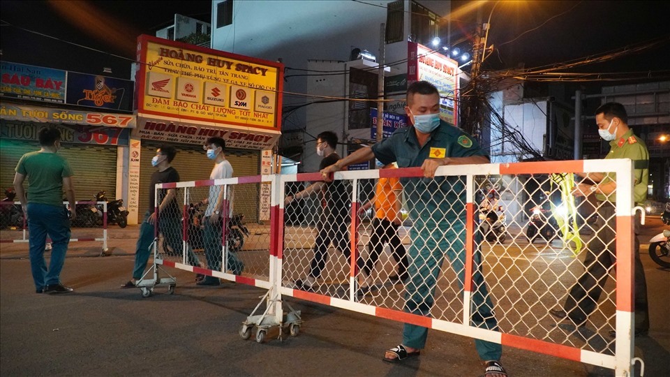 Có được đi làm từ thiện sau 18h ở TP HCM hay không?