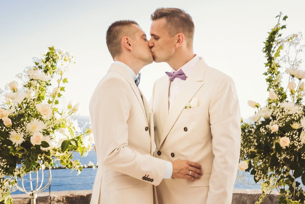 Kết hôn đồng giới được luật Hôn nhân gia đình quy định như thế nào?