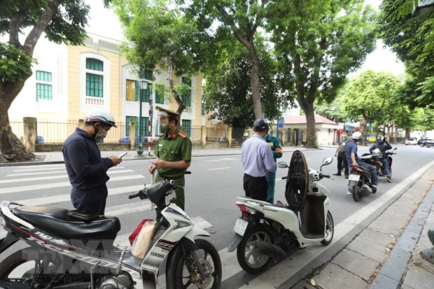 Ký giấy đi đường sai quy định có thể bị xử phạt lên đến 20 triệu đồng