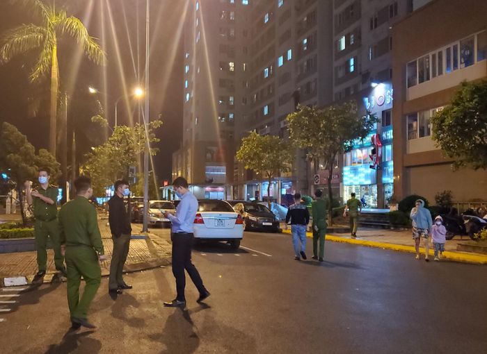 Cầm hung khí đến chung cư truy sát người khác xử phạt ra sao?