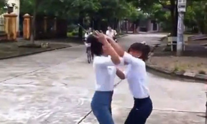 Hành vi đánh nhau sẽ bị xử phạt ra sao theo quy định?