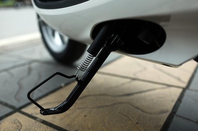 Không gạt chân chống xe bị xử phạt như thế nào