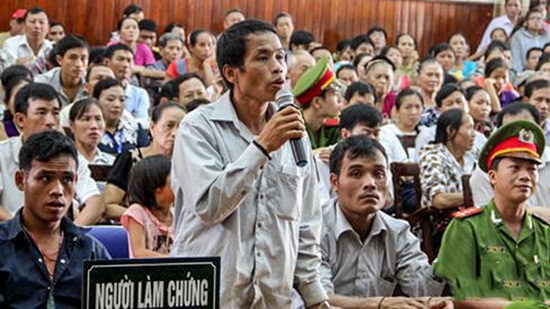 Người làm chứng nên làm gì khi bị đe dọa?