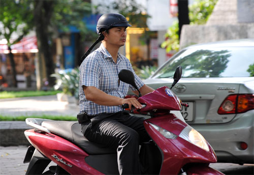 Đội mũ bảo hiểm không cài quai bị xử lý như thế nào?