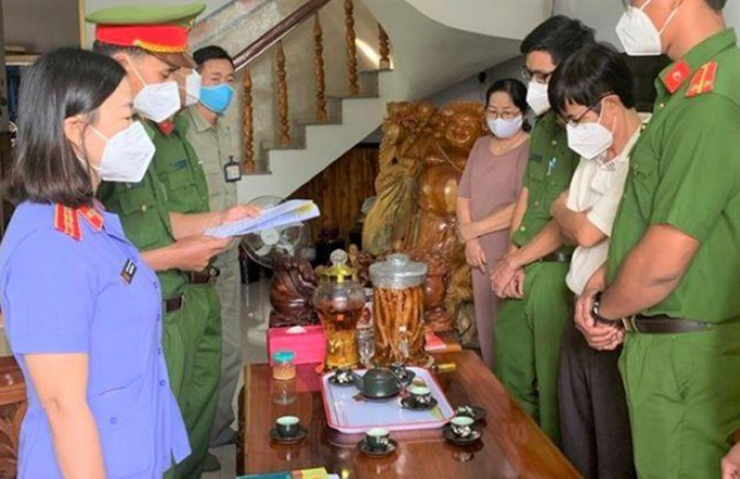 Hành vi lập khống danh sách để tham ô tài sản bị đi tù mấy năm?