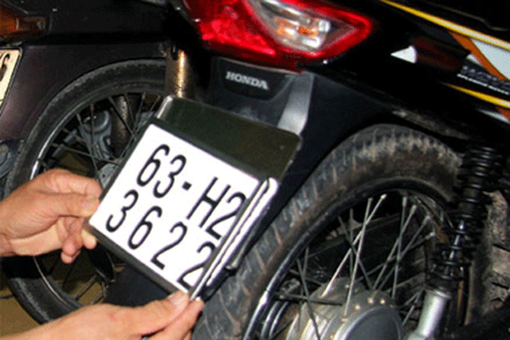 Sử dụng biển số xe giả bị xử phạt như thế nào theo quy định pháp luật?