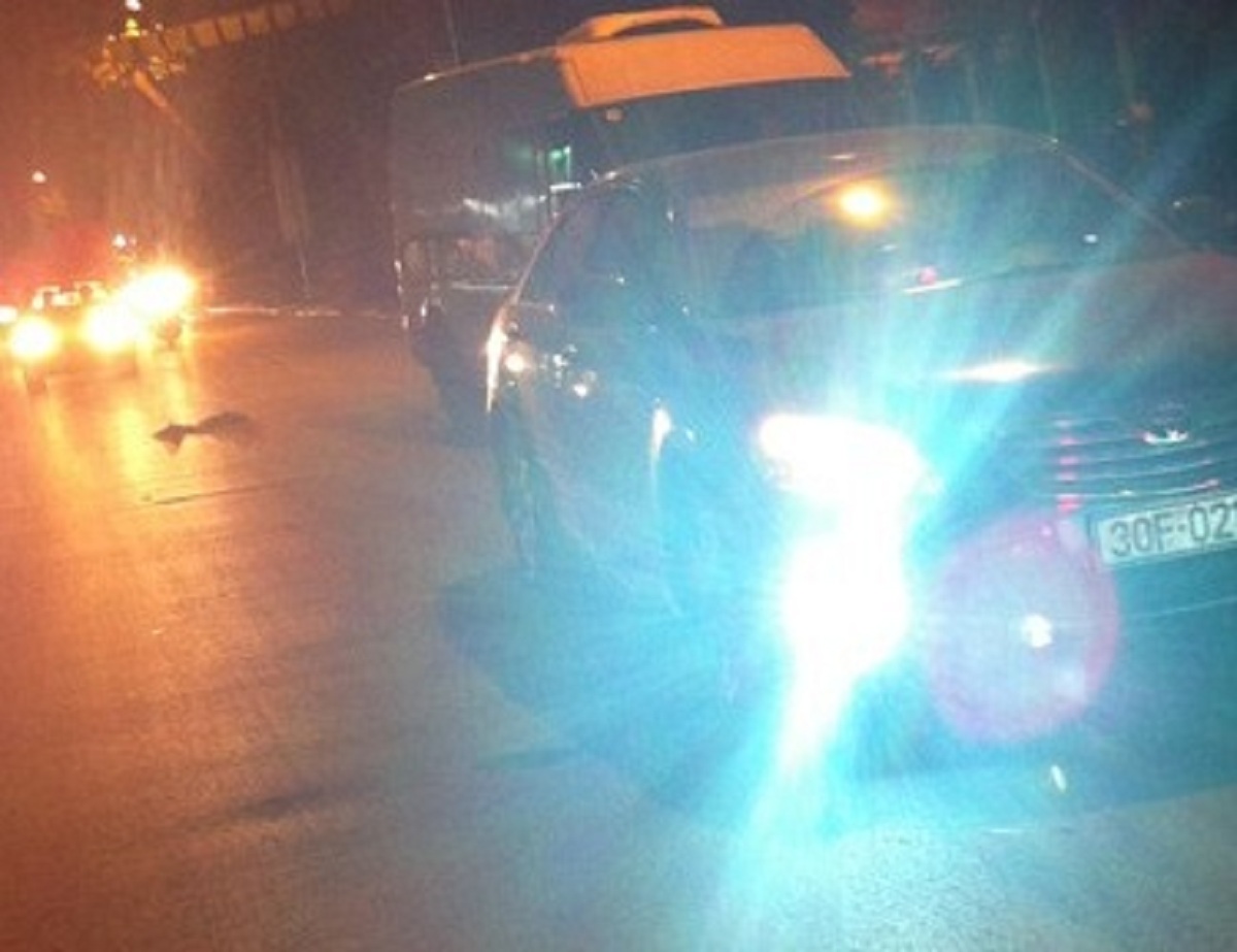 Gây tai nạn do bị rọi đèn pha có phải bồi thường không