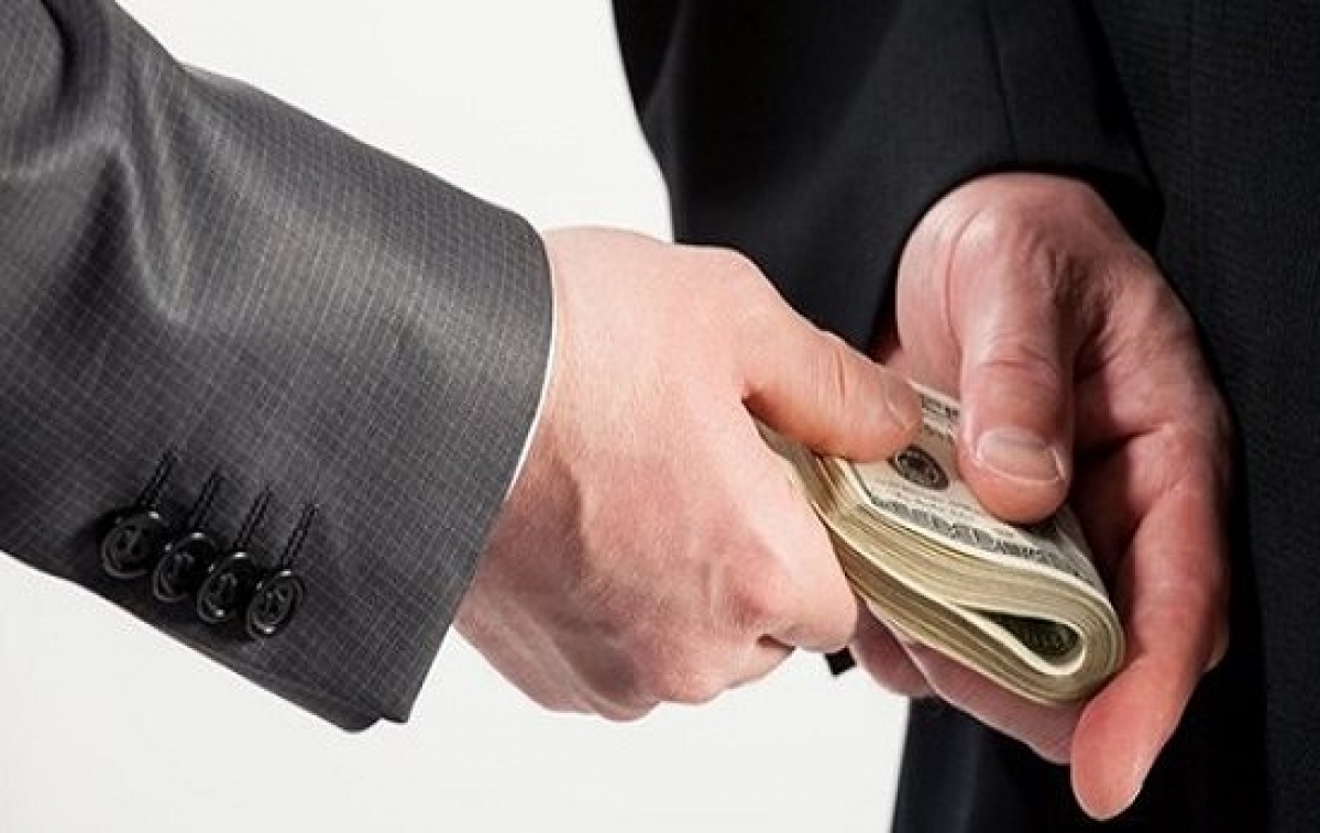 Mượn xe máy xong mang đi cắm lấy tiền thì phạm tội không?