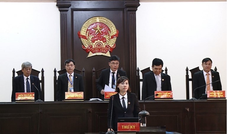 Thẩm quyền xét xử sơ thẩm vụ án hình sự.