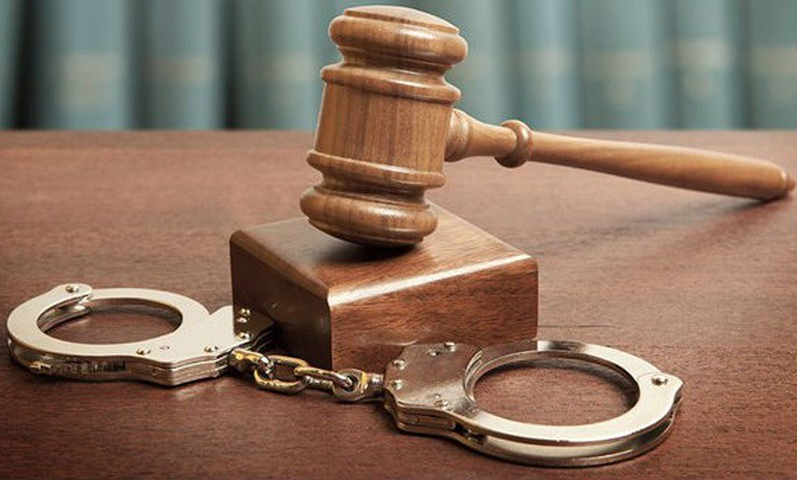 Truy tố và quy định của pháp luật.