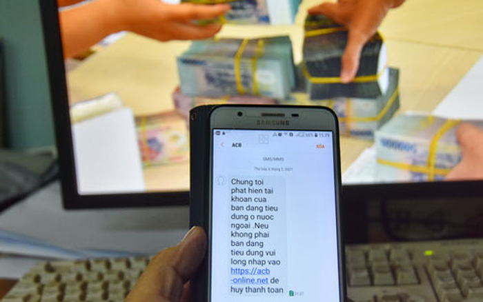 Chiếm đoạt tiền trong tài khoản của người yêu bị xử lý thế nào?