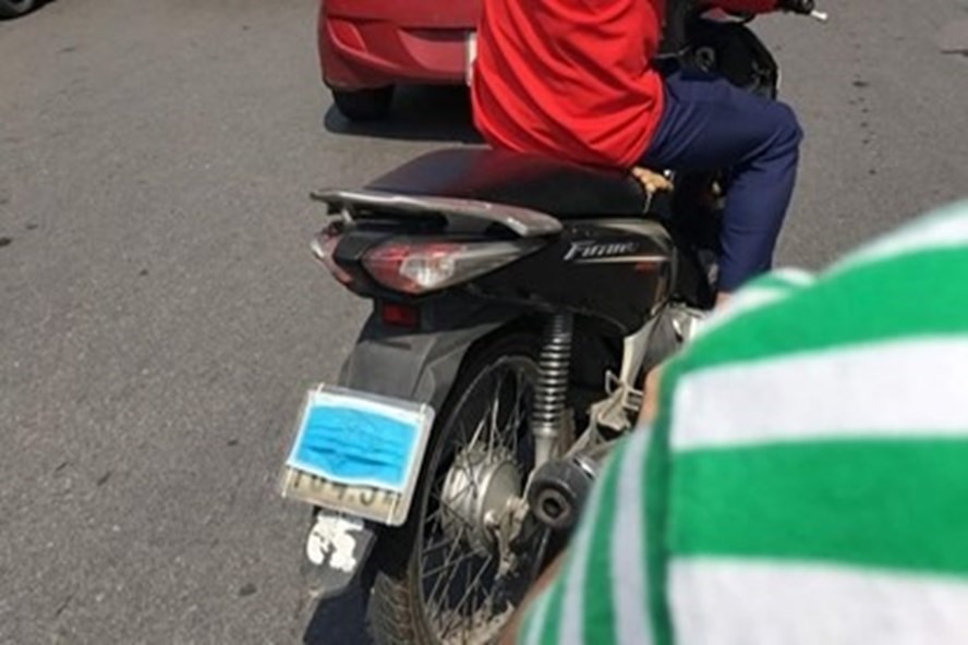 Che lấp biển số xe sẽ bị phạt bao nhiêu từ năm 2022