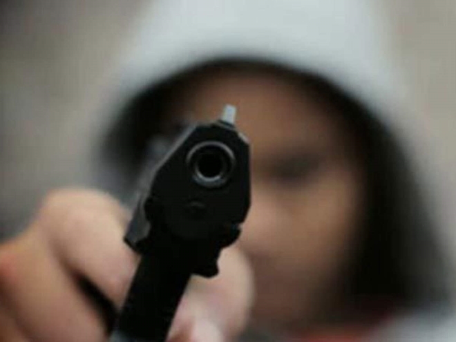 Hành vi nổ súng giết vợ rồi bỏ trốn bị xử lý như thế nào?