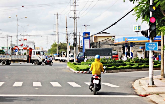 Ngã tư đèn đỏ có được rẽ phải