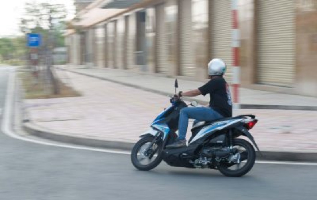 Phải bật xi nhan trước bao nhiêu mét để không bị phạt?