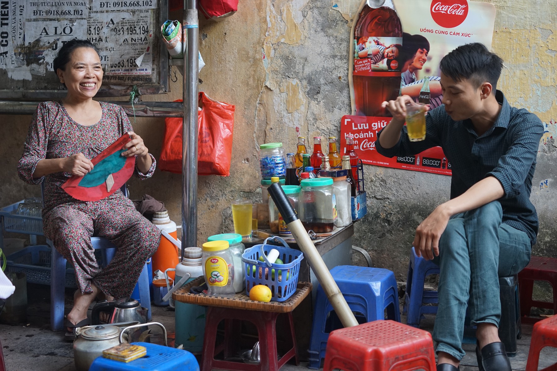 Bán trà đá vỉa hè có phải nộp thuế?