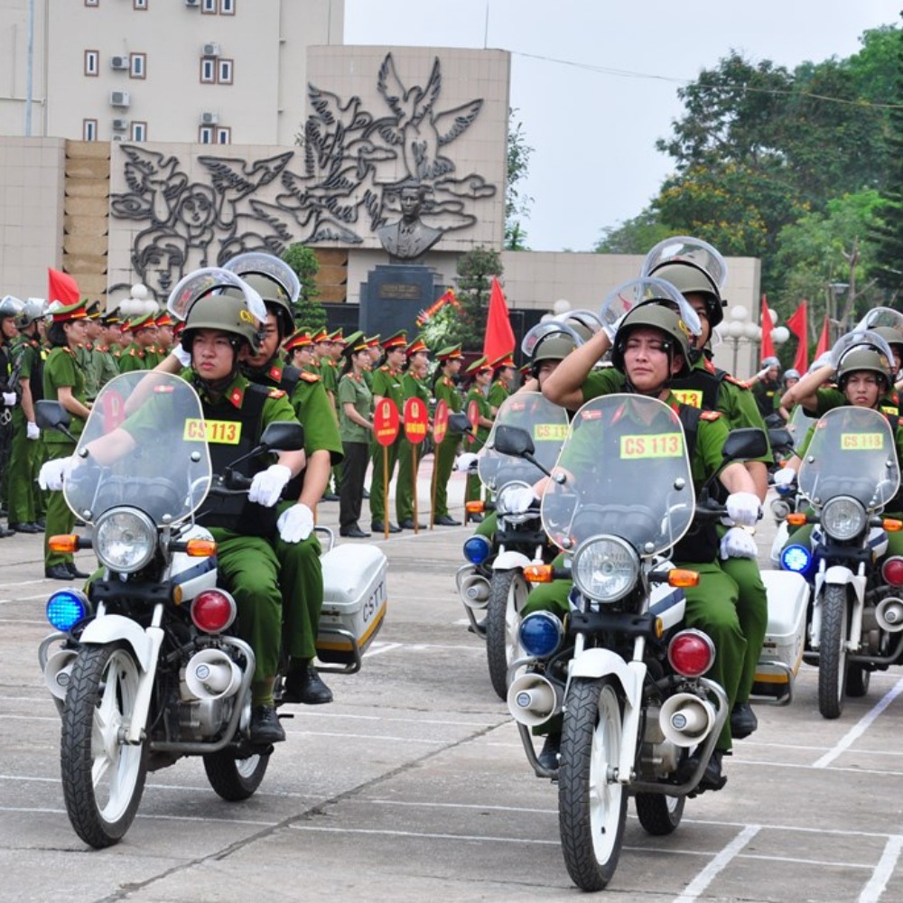 Công an trật tự có được bắt xe không?