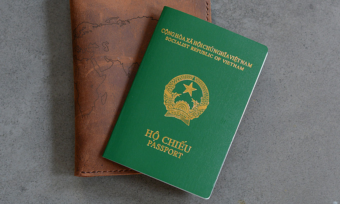 Hộ chiếu sắp hết hạn có được xuất cảnh không?