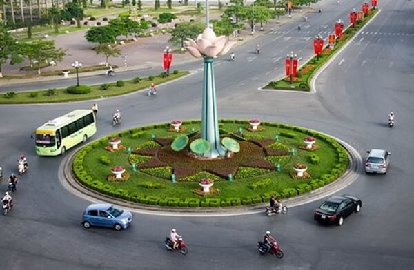 vào vòng xuyến nhường đường như thế nào