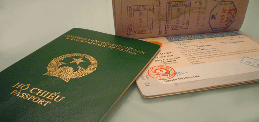 Visa còn hạn trong hộ chiếu cũ phải làm thế nào?