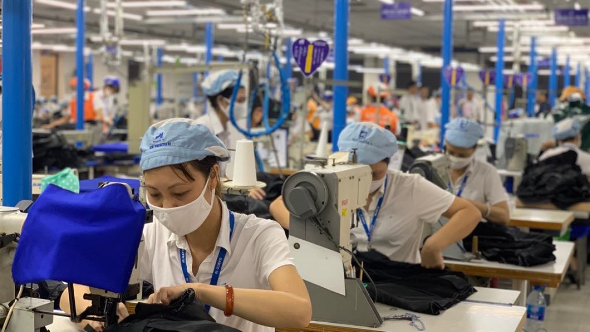 Doanh nghiệp có được đổi nơi làm việc của người lao động không?