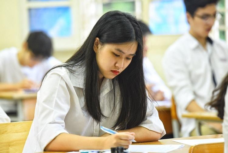 Mất Căn cước công dân có thể dùng hộ chiếu khi đi thi THPT quốc gia không?
