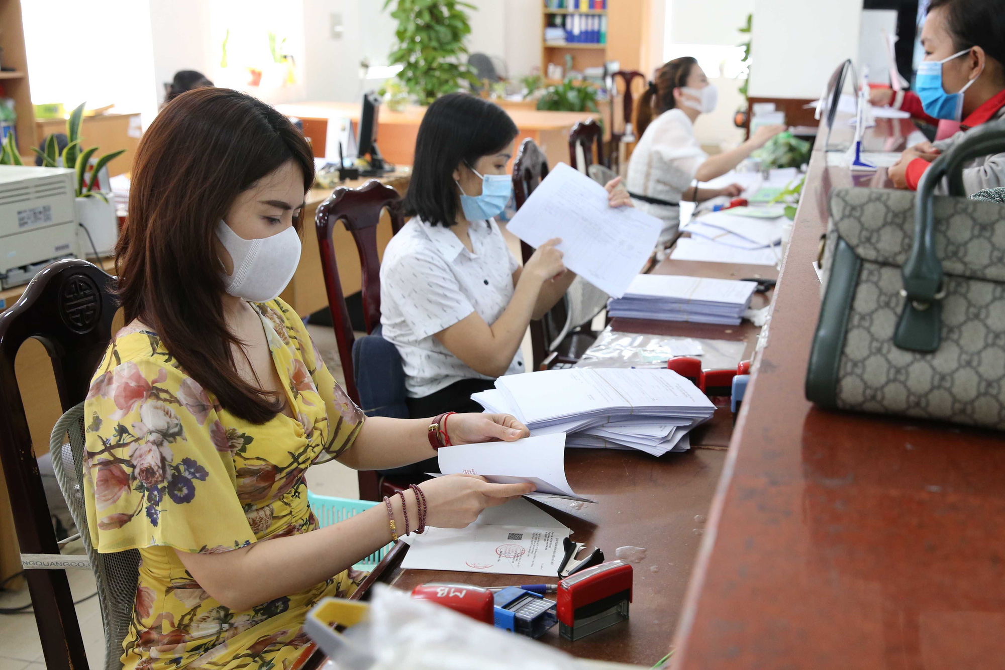 Những đối tượng được ký hợp đồng xác định thời hạn nhiều lần?