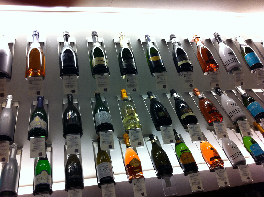 Thủ tục xin giấy phép bán buôn rượu năm 2022