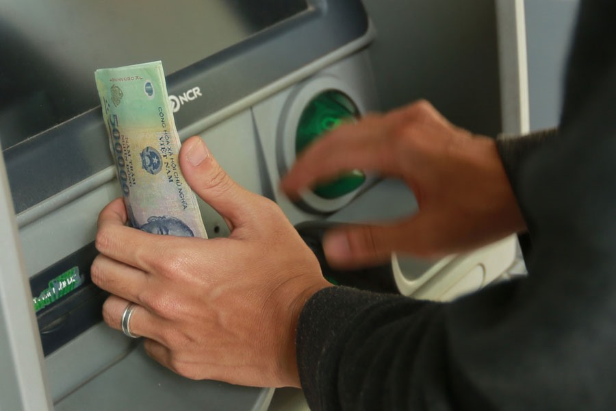 Bắt buộc kê khai bảng lương nếu trả qua ATM?