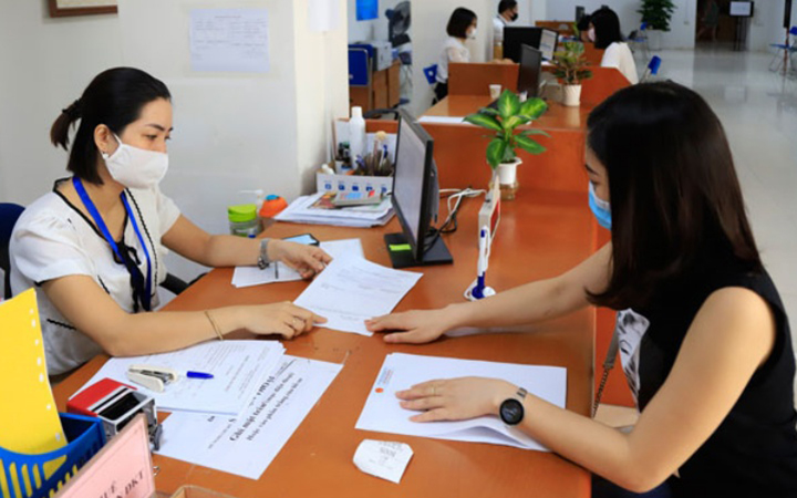 Bị bệnh nặng được nghỉ theo tinh giản biên chế hay không?