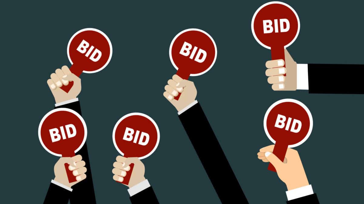 Quy định về giao tài sản cho người trúng đấu giá như thế nào?