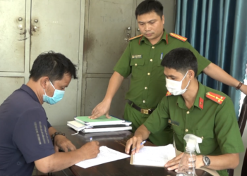 Công an có người thân đi tù có ảnh hưởng gì không?