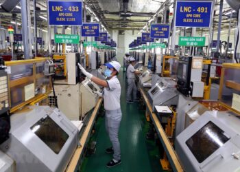 Đầu tư vào khu công nghiệp, khu kinh tế, khu chế xuất