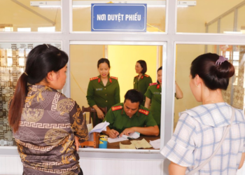 Gặp người tạm giữ và tạm giam vào ngày nghỉ có được không?