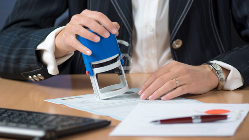 Lăn tay trong hợp đồng công chứng thì sử dụng ngón tay nào?
