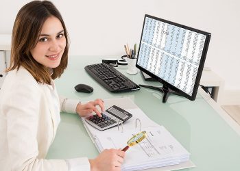 Nhân viên ngân hàng chuyển nhầm tiền phải làm sao?