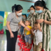 Phạm nhân đang có con nhỏ sống chung trong trại giam có phải đi lao động?