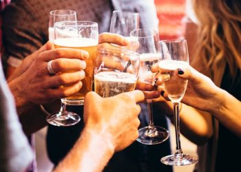 Quy định về bán rượu, bia theo pháp luật Việt Nam?