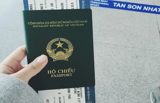 Hình ảnh mẫu hộ chiếu phổ thông mới được cấp từ ngày 17  Đài phát thanh  và truyền hình Nghệ An