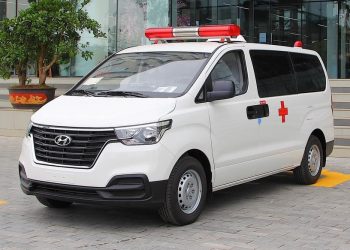 Xe cứu thương có được vượt đèn đỏ không?