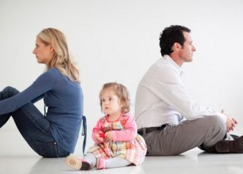 Con có được quyền lựa chọn ở với cha hoặc mẹ sau khi ly hôn?