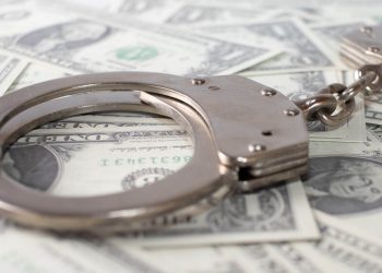 Đi tố giác tội phạm có phải kèm theo chứng cứ không?