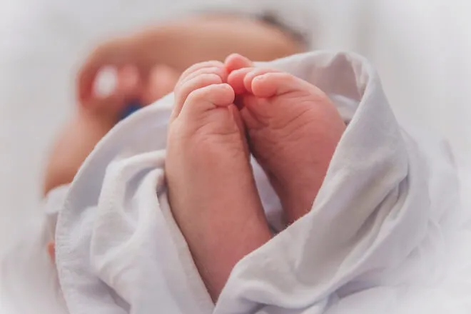 Giáo viên sinh con thứ 3 có bị kỷ luật không?
